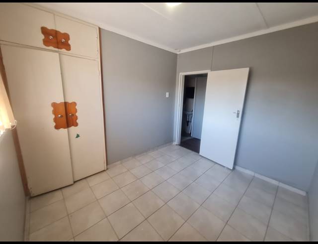 4 BEDROOM HOUSE FOR SALE IN VANDERBIJLPARK CE 2